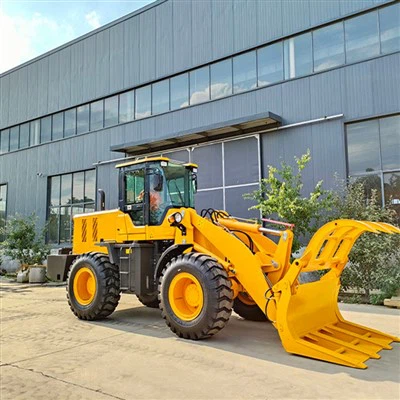 Utovarivač nosivosti 2,5 tone sa dodatkom za hvatanje trupaca